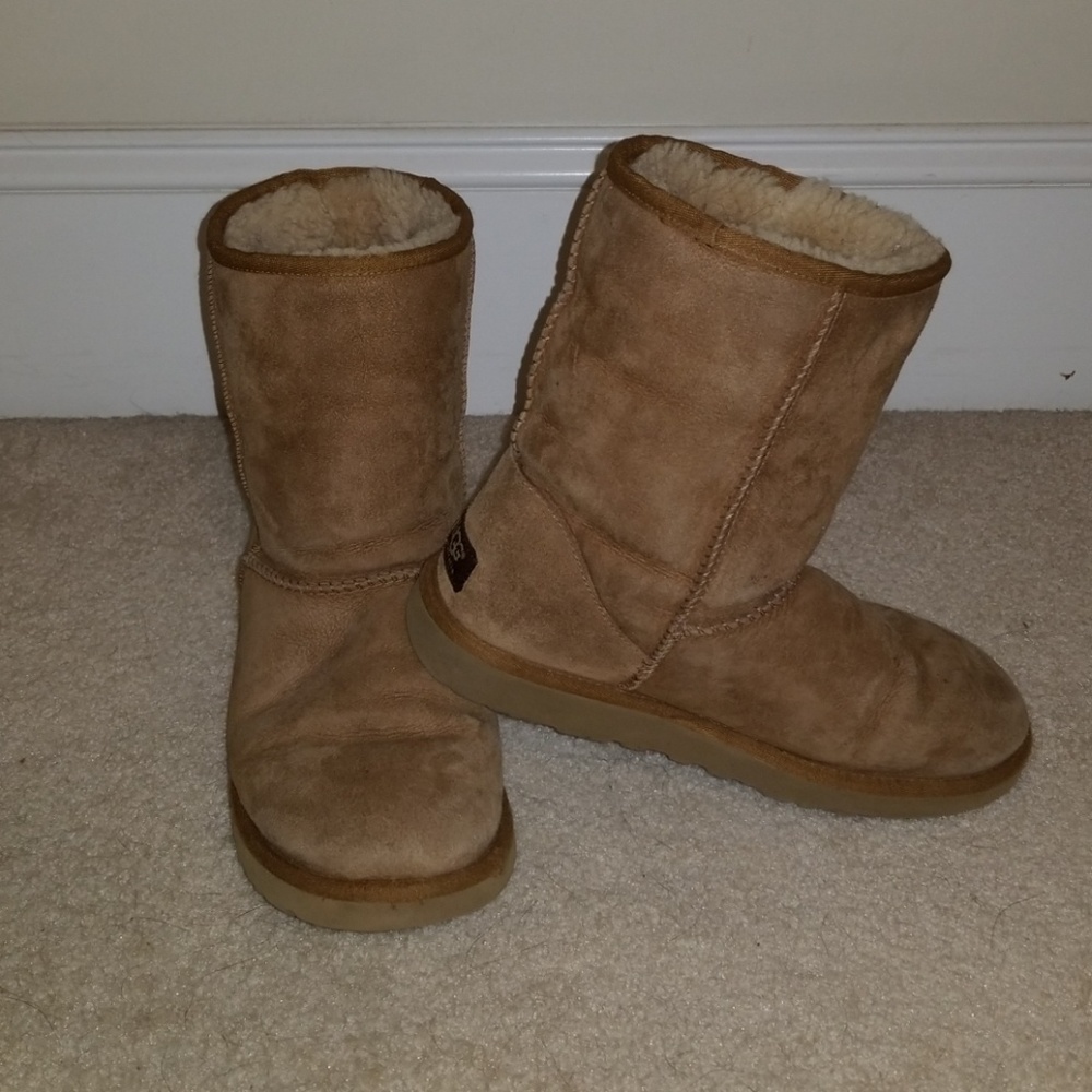 Tan Uggs